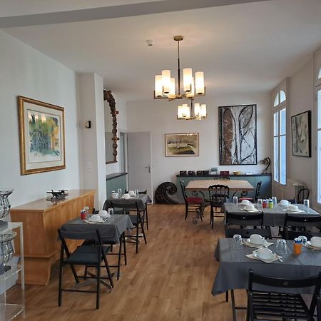Trianon Hotel Vichy Exterior foto
