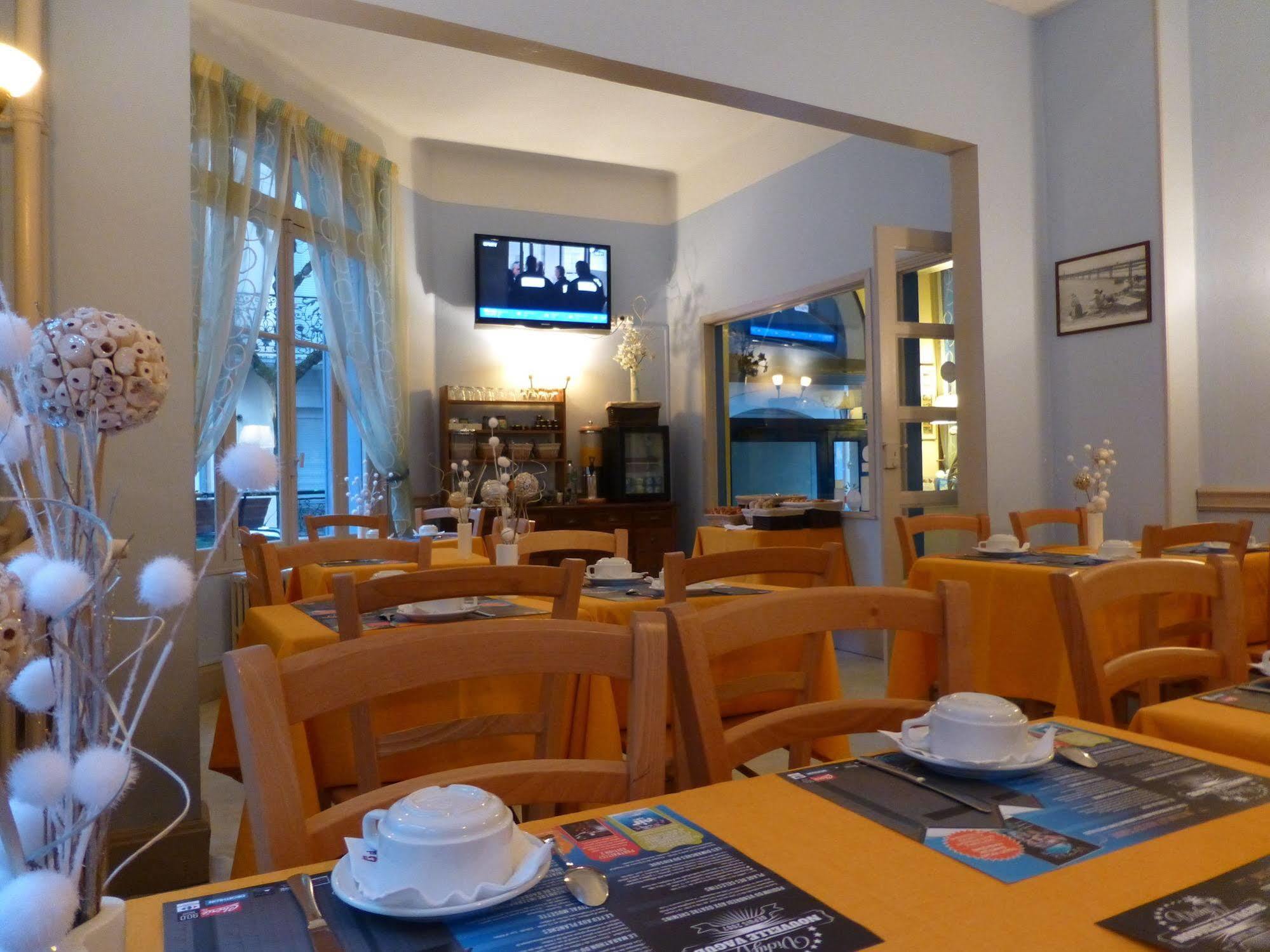 Trianon Hotel Vichy Exterior foto